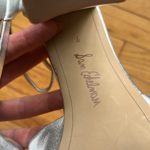 SAM EDELMAN Women's Yancy Block-Heel Crossover Sandals, Silver. Size 7. - Picture 11 of 15